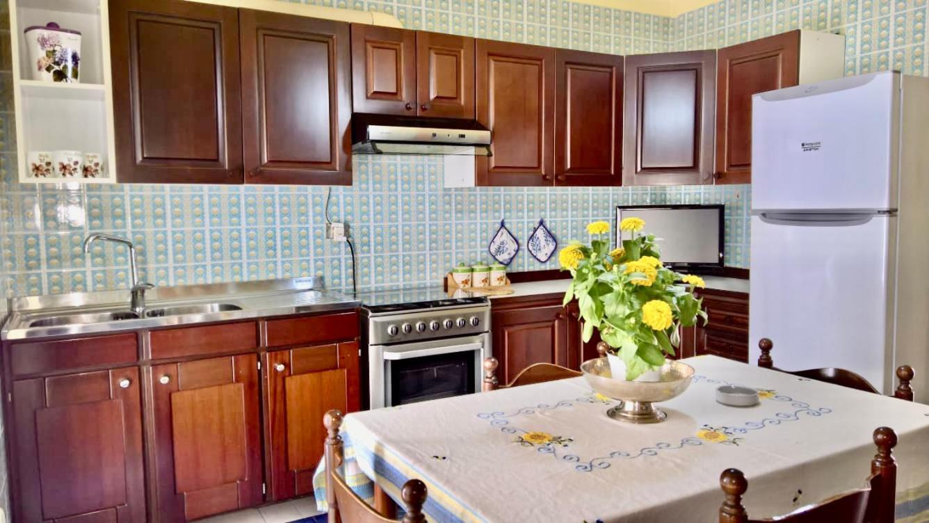 Yellow House Cefalu Exterior photo